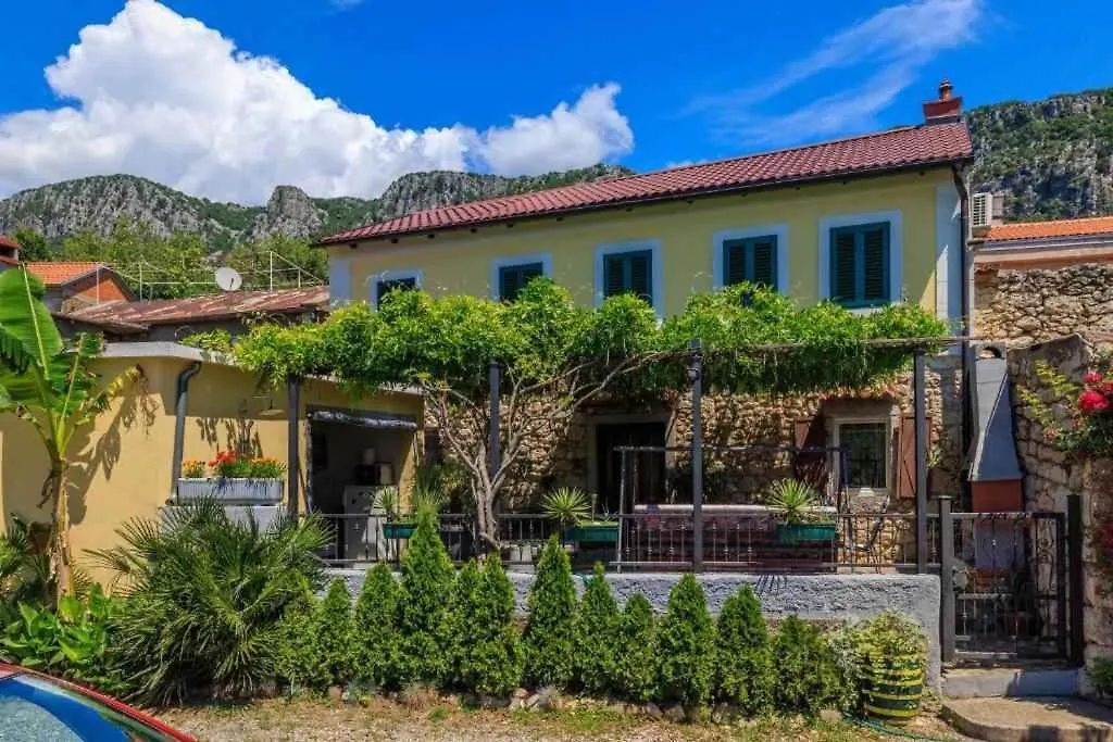 Holiday Home In Bribir 53376  Bribir (Primorje-Gorski Kotar)
